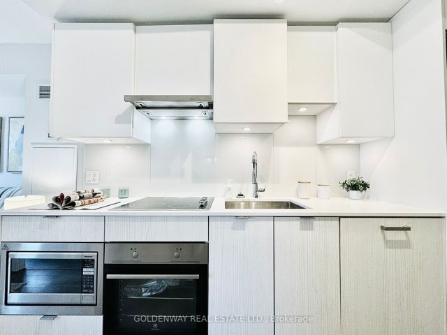 2115 - 195 Redpath Ave