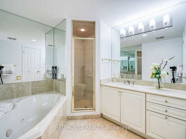 704 - 1818 Bayview Ave
