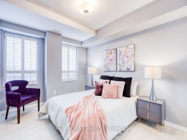 704 - 1818 Bayview Ave