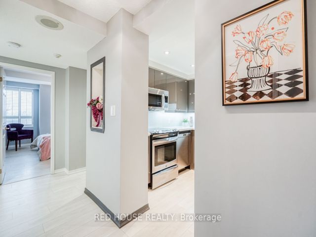 704 - 1818 Bayview Ave