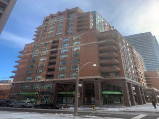 #403 - 889 Bay St