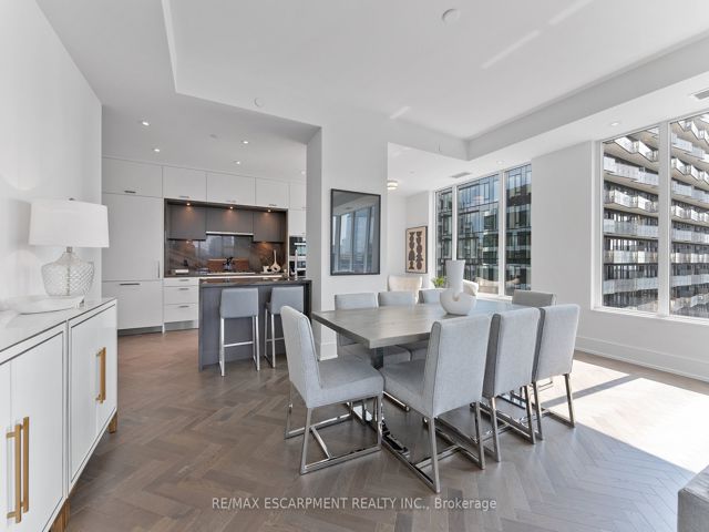 1108 - 455 Wellington St W
