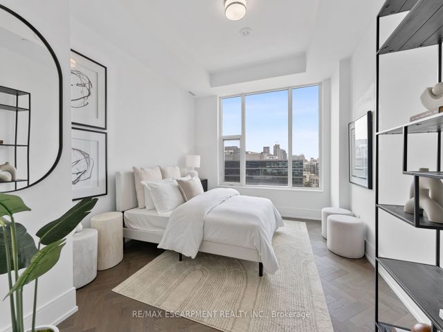1108 - 455 Wellington St W