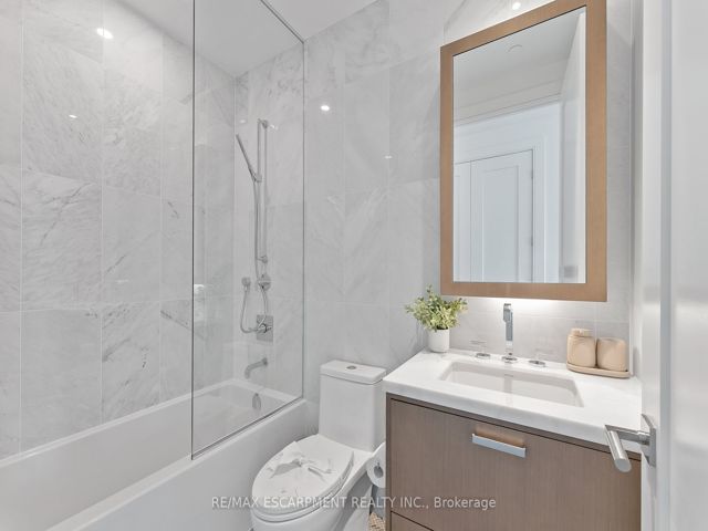 1108 - 455 Wellington St W