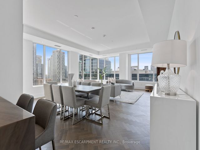 1108 - 455 Wellington St W