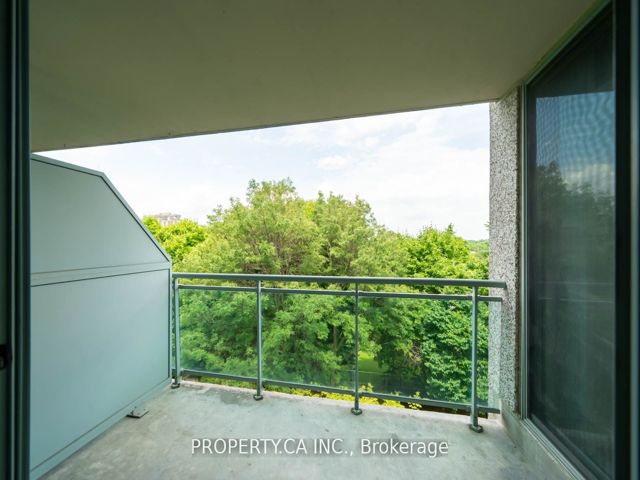 603 - 398 Eglinton Ave E