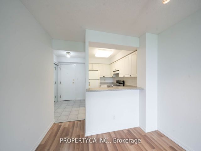 603 - 398 Eglinton Ave E