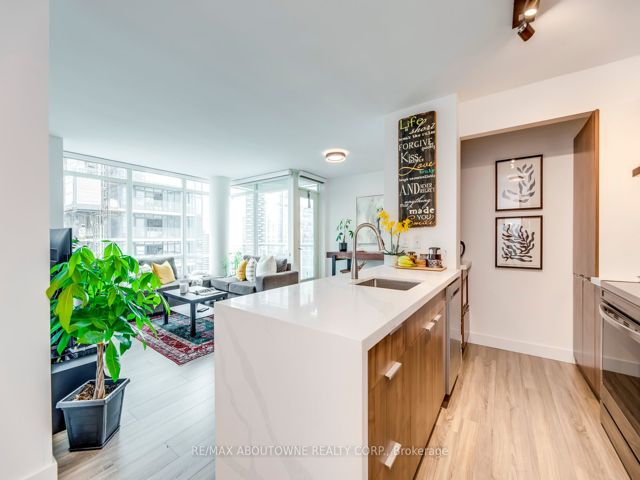 3308 - 81 Navy Wharf Crt