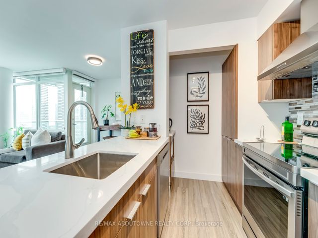 3308 - 81 Navy Wharf Crt