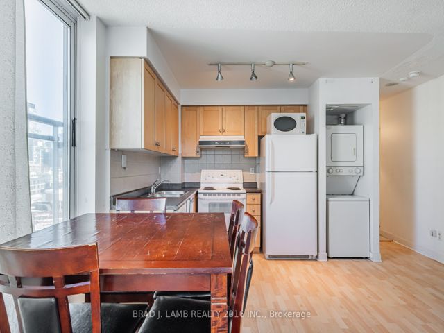 1122 - 650 Queens Quay W