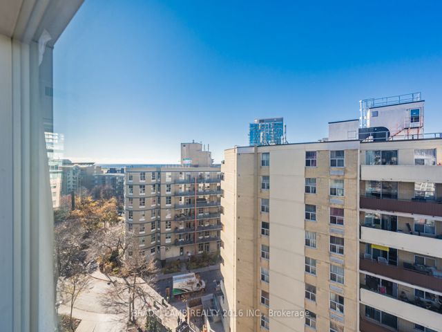 1122 - 650 Queens Quay W