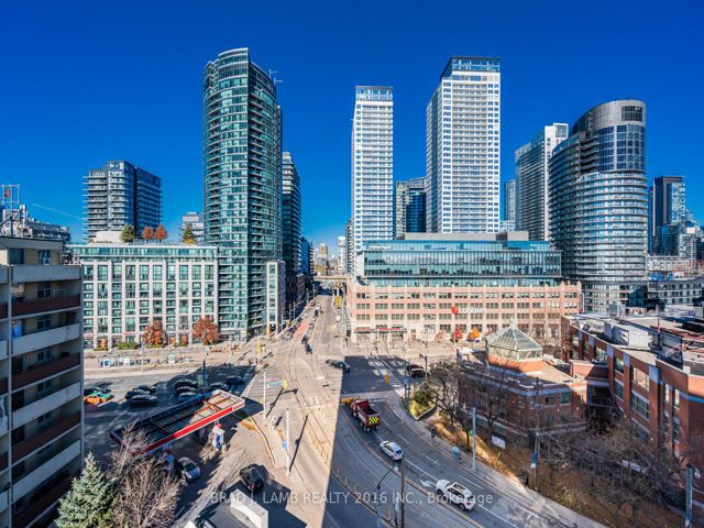 1122 - 650 Queens Quay W