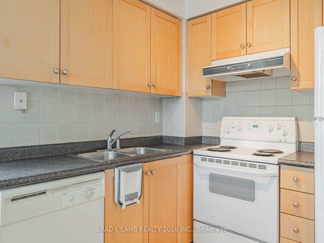 1122 - 650 Queens Quay W