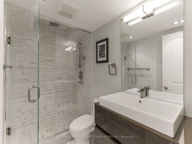 1204 - 30 Wellington St E