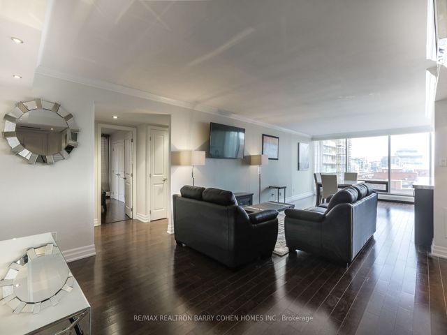 1204 - 30 Wellington St E