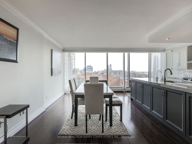 1204 - 30 Wellington St E