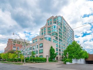 PH201 - 942 Yonge St