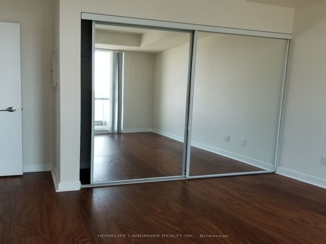 3813 - 33 Bay St