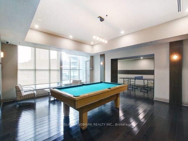 3813 - 33 Bay St