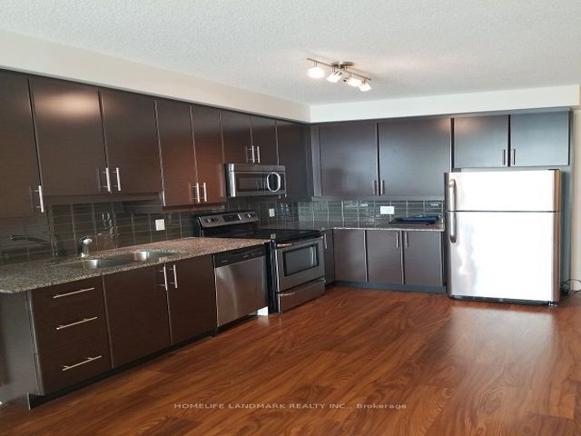 3813 - 33 Bay St