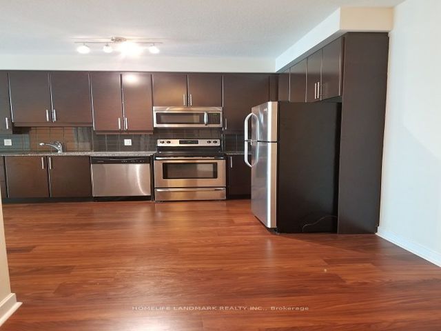 3813 - 33 Bay St