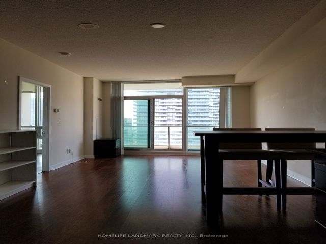 3813 - 33 Bay St