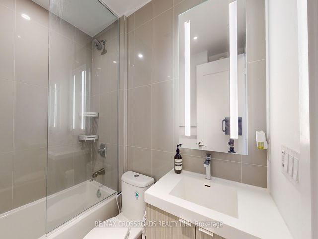 3418 - 585 Bloor St E