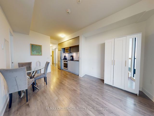 3418 - 585 Bloor St E