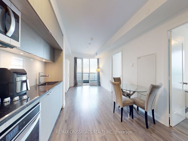 3418 - 585 Bloor St E