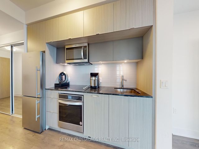 3418 - 585 Bloor St E