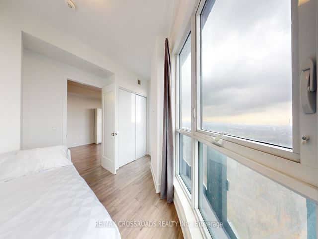 3418 - 585 Bloor St E