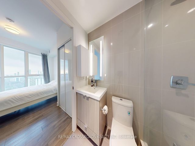 3418 - 585 Bloor St E