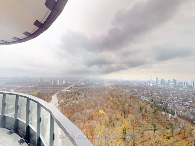 3418 - 585 Bloor St E