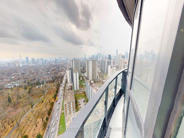 3418 - 585 Bloor St E