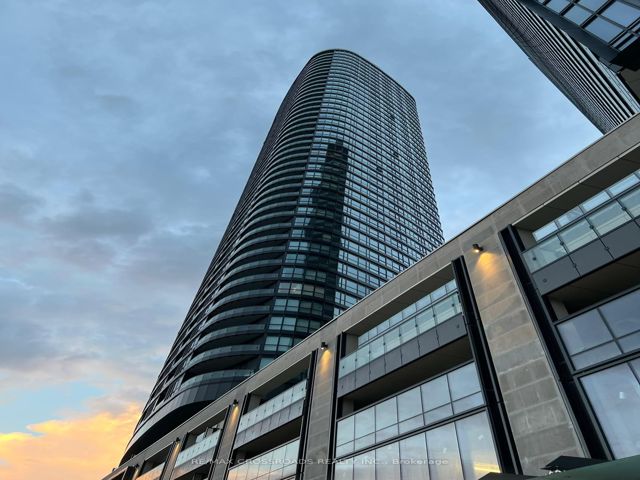 3418 - 585 Bloor St E