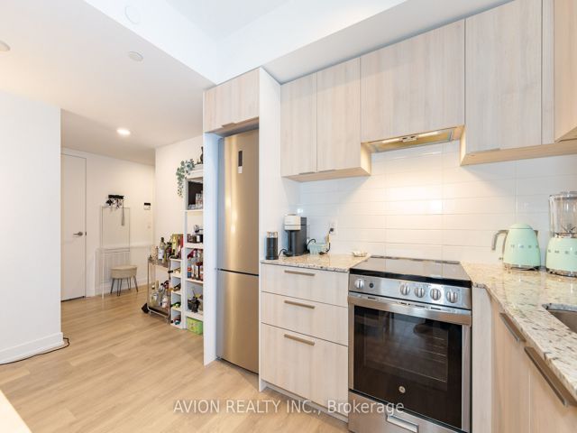 1112 - 501 Yonge St