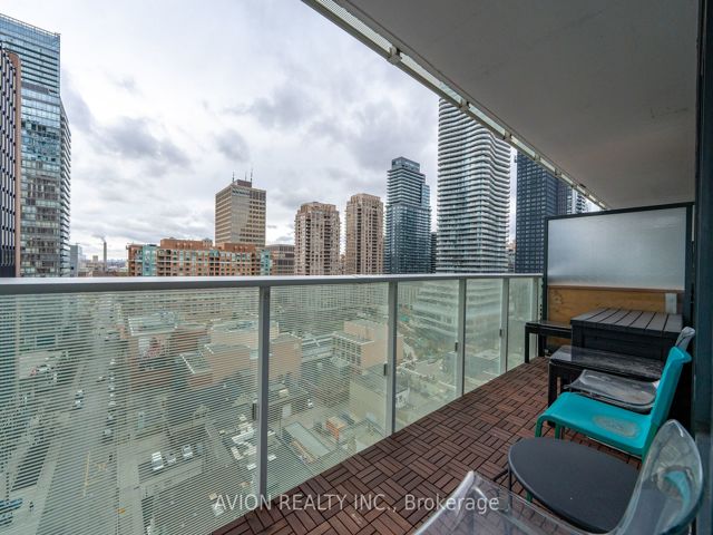 1112 - 501 Yonge St