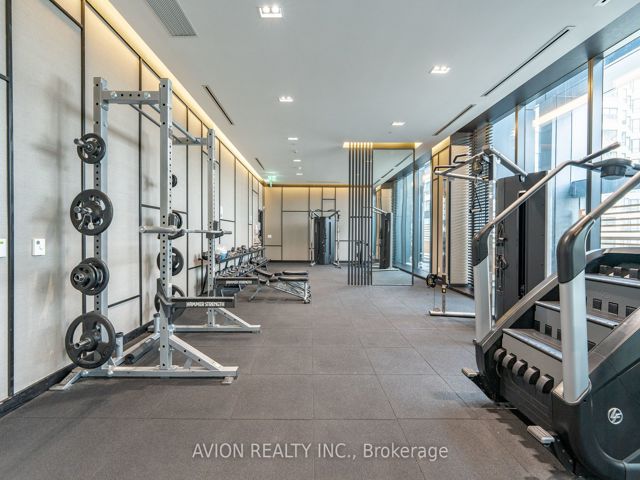 1112 - 501 Yonge St