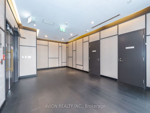 1112 - 501 Yonge St