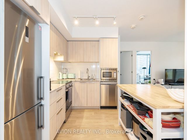 1112 - 501 Yonge St