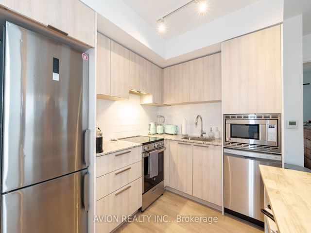 1112 - 501 Yonge St