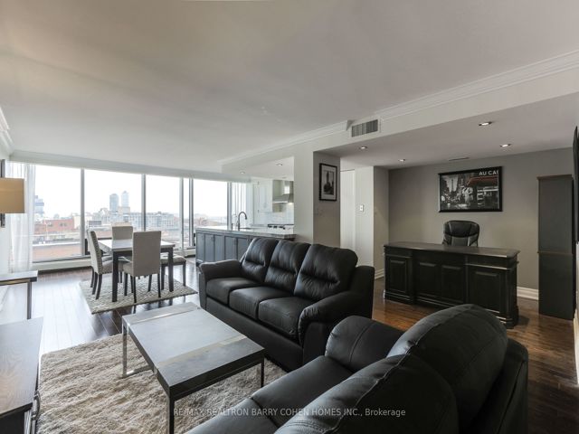 1204 - 30 Wellington St E