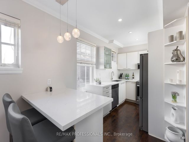 203 - 195 Poplar Plains Rd