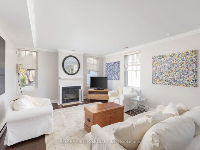 203 - 195 Poplar Plains Rd