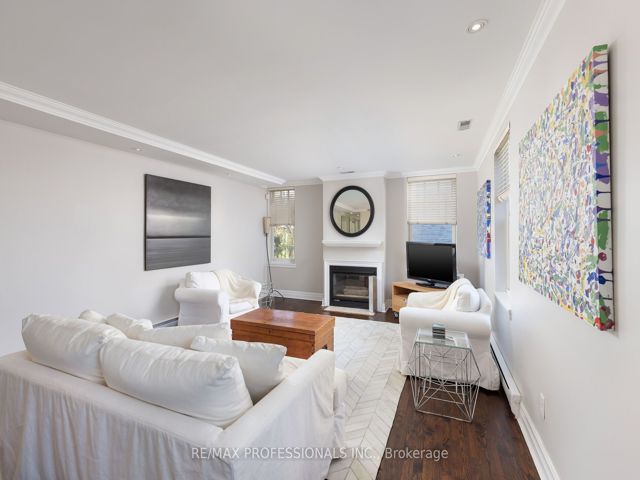 203 - 195 Poplar Plains Rd
