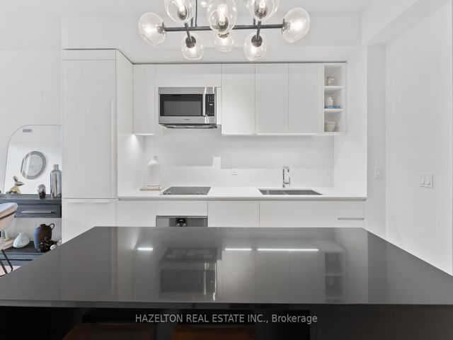 302 - 128 Pears Ave