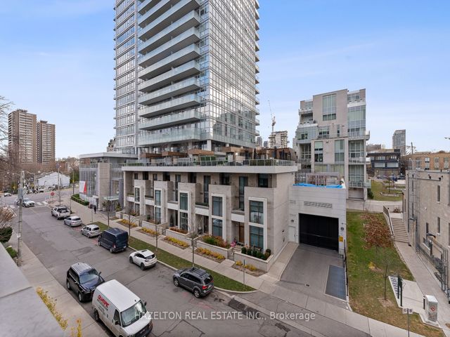 302 - 128 Pears Ave
