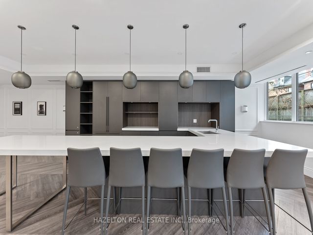 302 - 128 Pears Ave