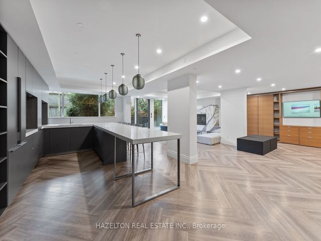 302 - 128 Pears Ave
