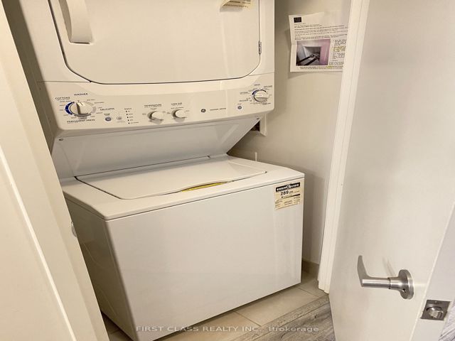 404 - 17 Kenaston Gdns